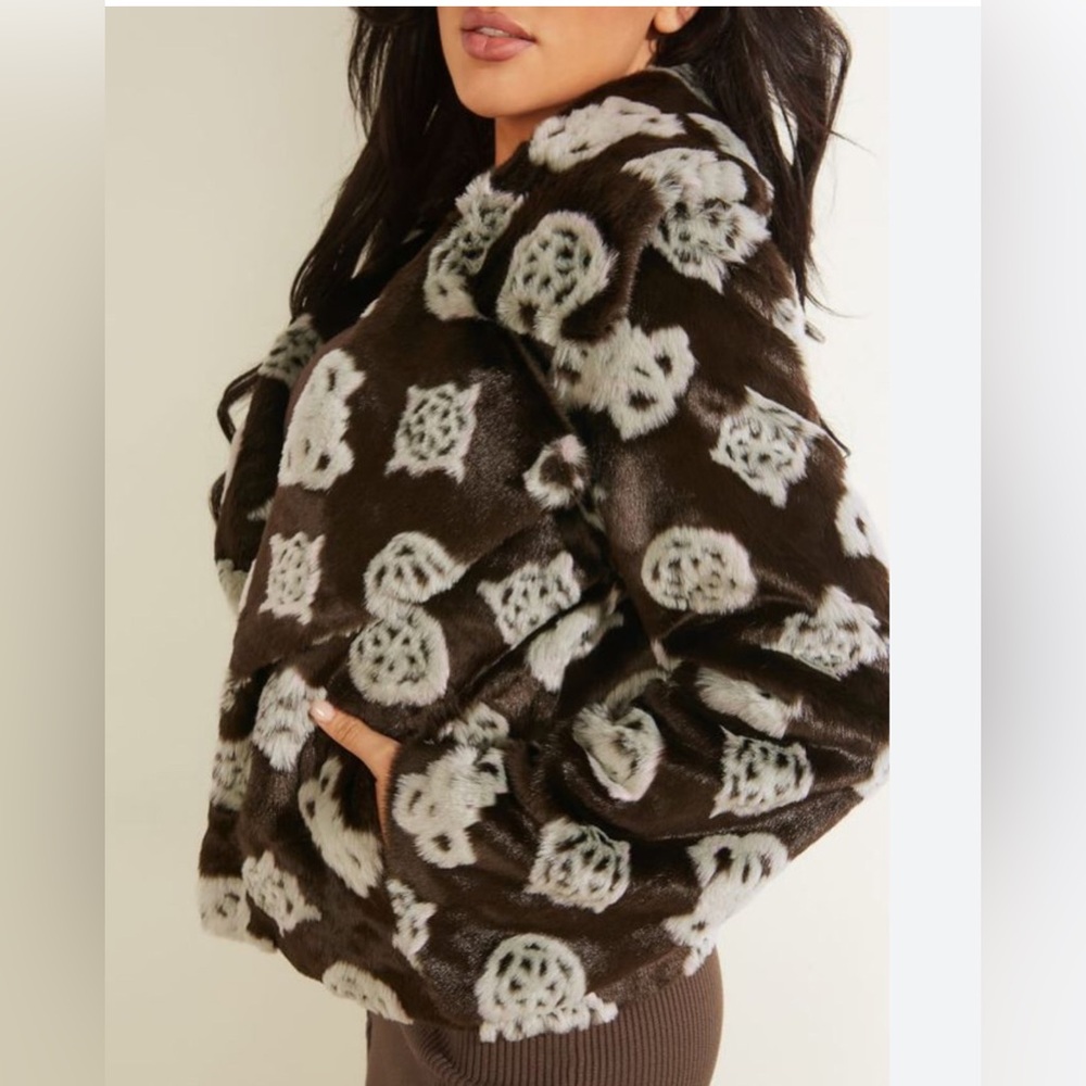 Guess  NWTS Faux Fur Jacket/Coat Sz.M